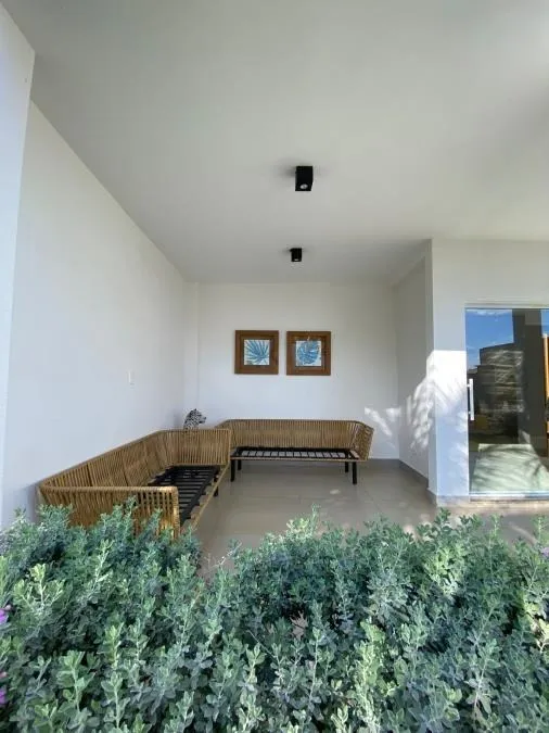 Varanda com banco externo